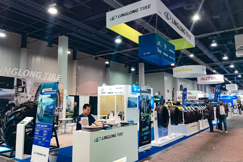 IUGUM Linglong exhibuit X / T ad SEMA SHOW MMXXIII 